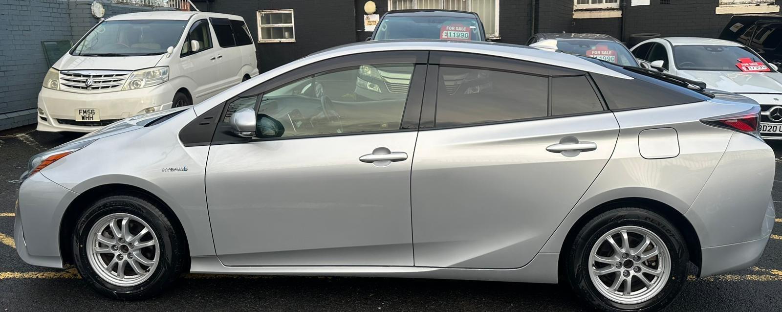 Toyota Prius - 1.8 VVT-h Business Edition CVT Euro 6 (s/s) 5dr - Hatchback (2015 - 2019) Image
